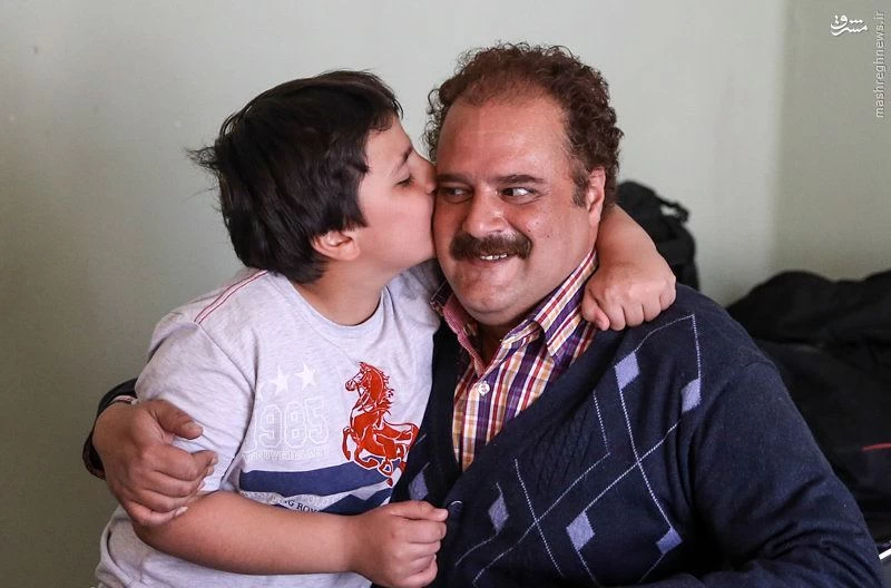 پوریا مشتاق ”دودکش” کنار برادر ریزه میزه و لاغرش بدون شباهت ظاهری !!