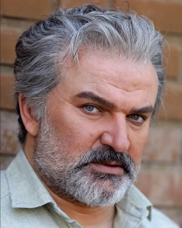 تا حالا همسر چشم درشت و قد بلند مهدی سلطانی رو از این نما دیده بودید ؟