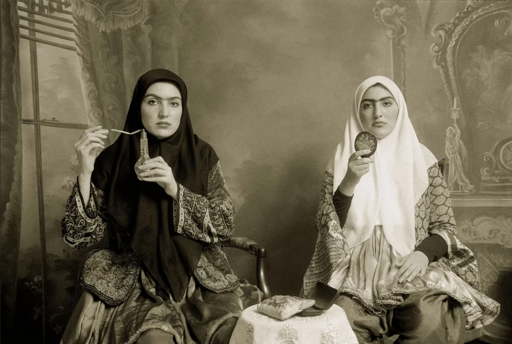 مدلینگ ۱۰۰ سال پیش دختران ایرانی با پوششی منحصربفرد !!