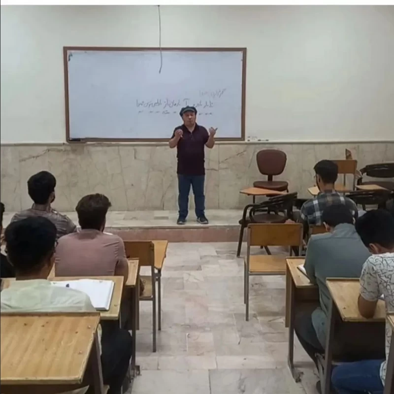 قلقلی استاد دانشگاه شد