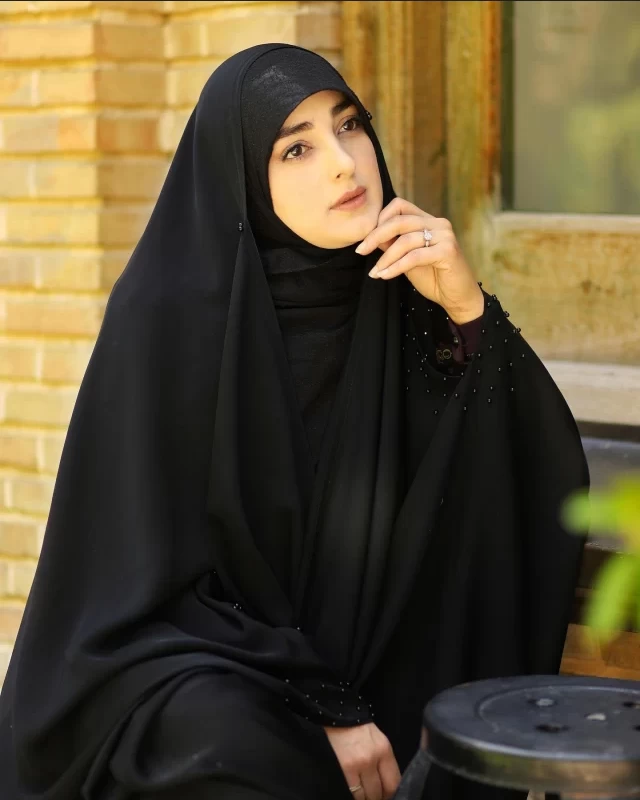 ستاره سادات قطبی با کوچکترین عضو خانواده در کلاس!