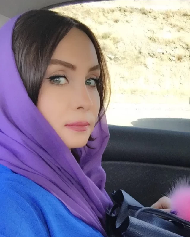 پوشش متفاوت حدیث فولادوند بعد از طلاق خارج از کشور !!
