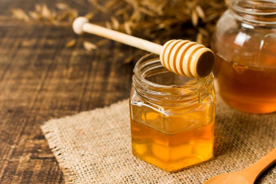 فواید و عوارض مصرف عسل در دوران شیردهی