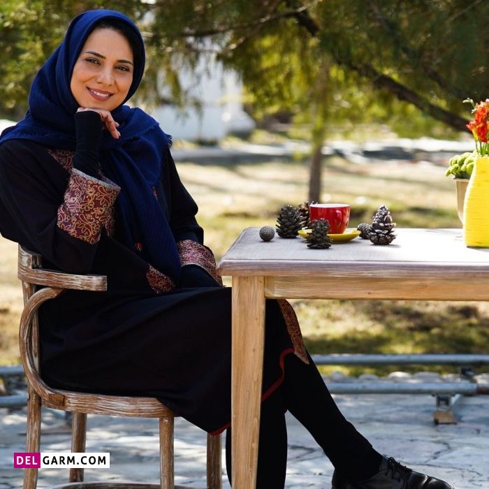 روشنک عجمیان