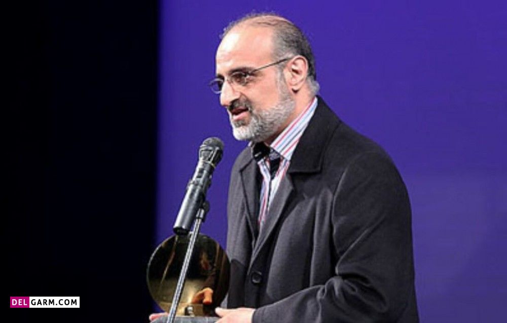 محمد اصفهانی مدال درجه یک هنری گرفت.
