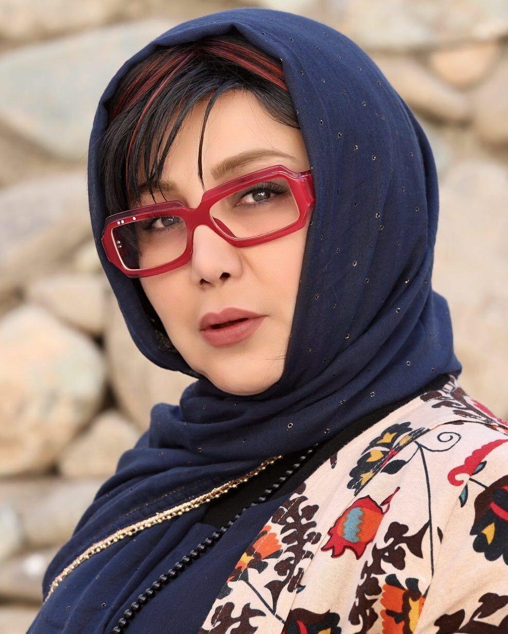 حاج آقا همتی ادمین فن پیج بهنوش بختیاری کیست و چرا به قتل رسید؟