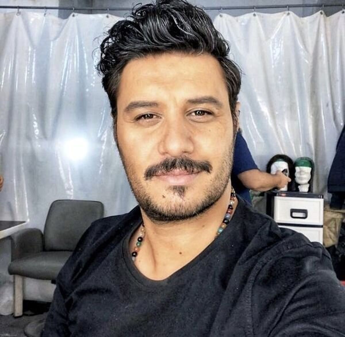 غیرتی شدن جواد عزتی
