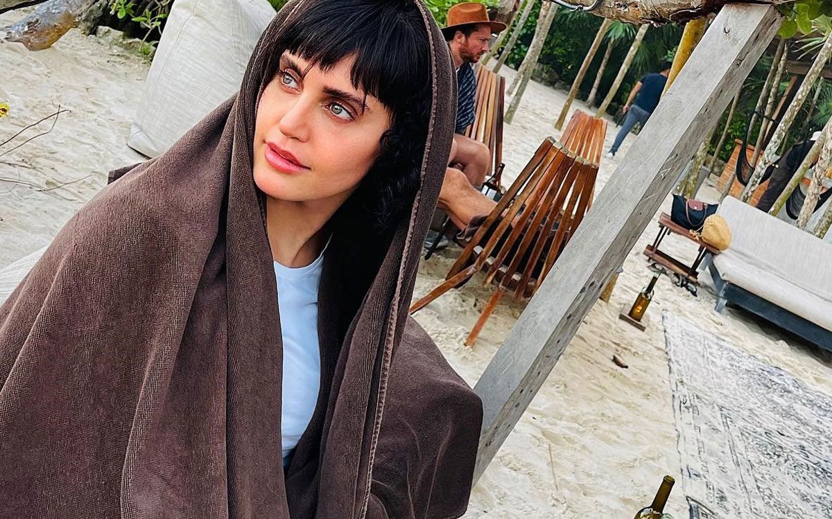 تفریح الناز و رفقا در سالن بولینگ !