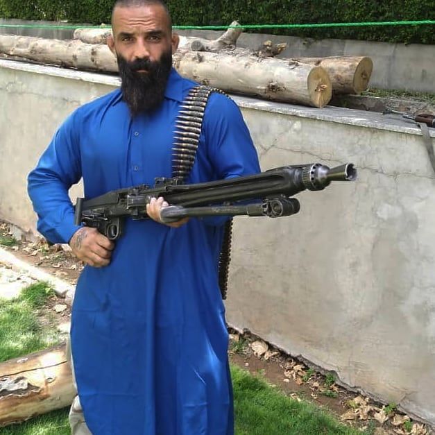 بیوگرافی اکبر چریکی