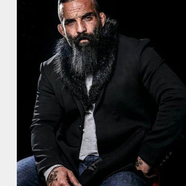 بیوگرافی اکبر چریکی