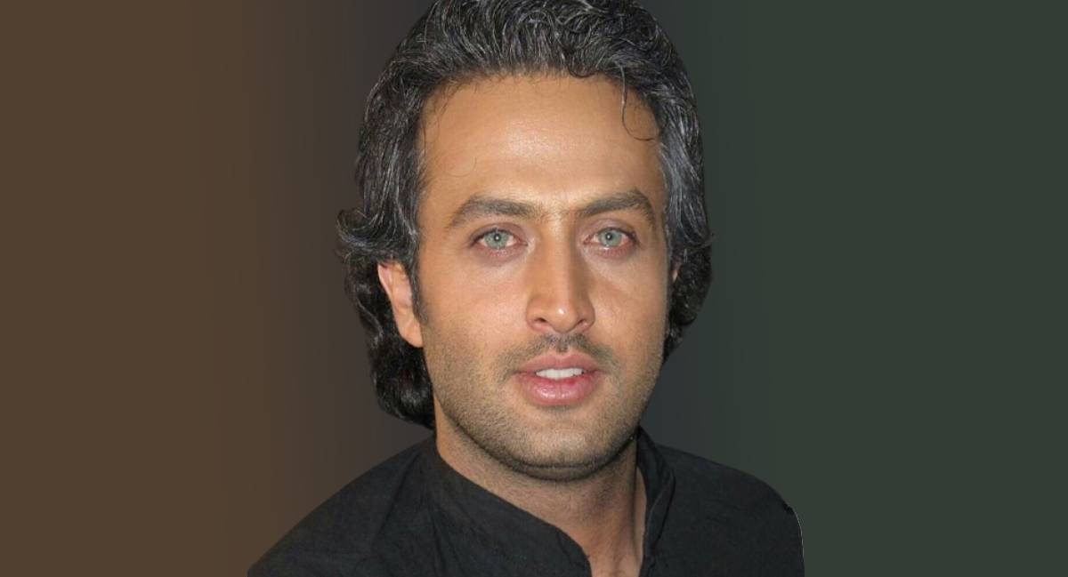 تیپ ساده پسر خوش چهره سینمای ایران در اکران فیلمش !