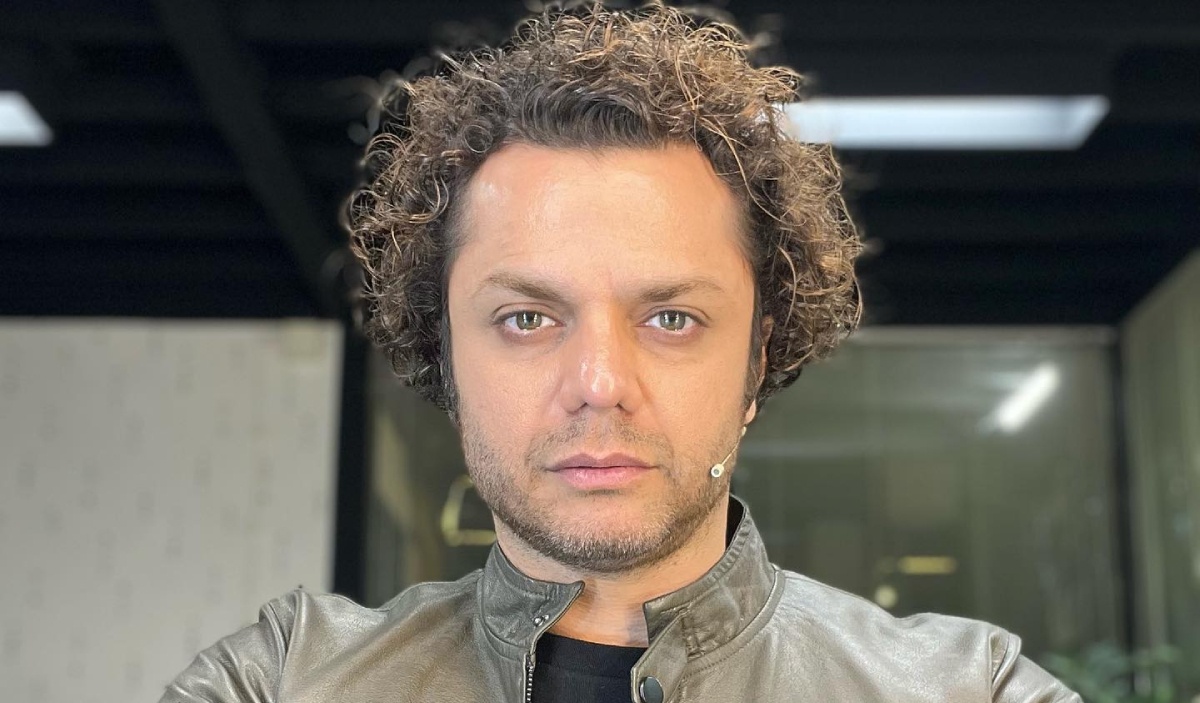 جشن تولد دو نفره و تلخ آرش ظلی پور در کنار آوای عزیزش !