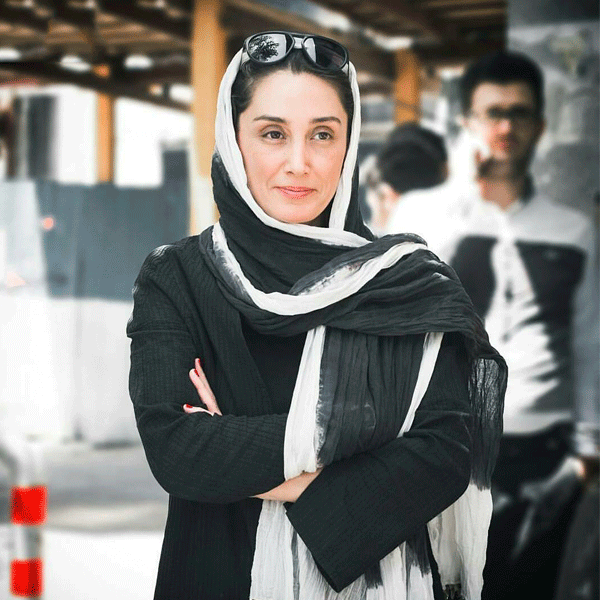تصویری دیده نشده از کودکی هدیه تهرانی در کنار پدر خوش تیپش !!