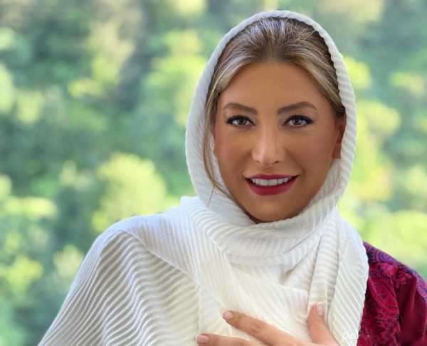 رستوران گردی خانوادگی فریبا نادری همراه مادر و برادرش !!