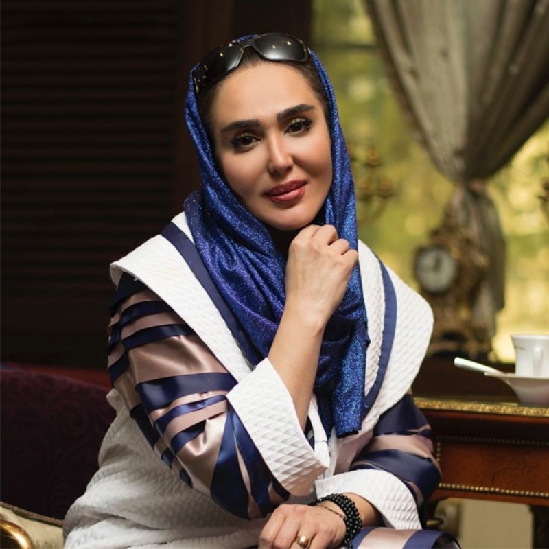 تصویری نایاب از همسر مرحوم زهره فکور صبور در مراسم دفن خانم بازیگر