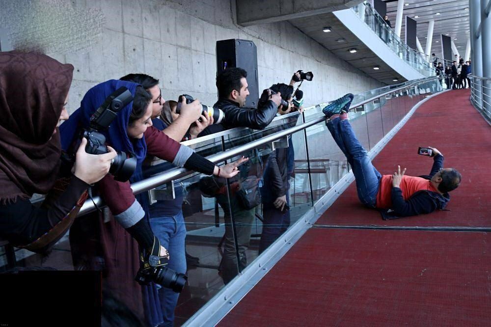 مسخره بازی رامبد جوان سوژه عکاسان شد !!