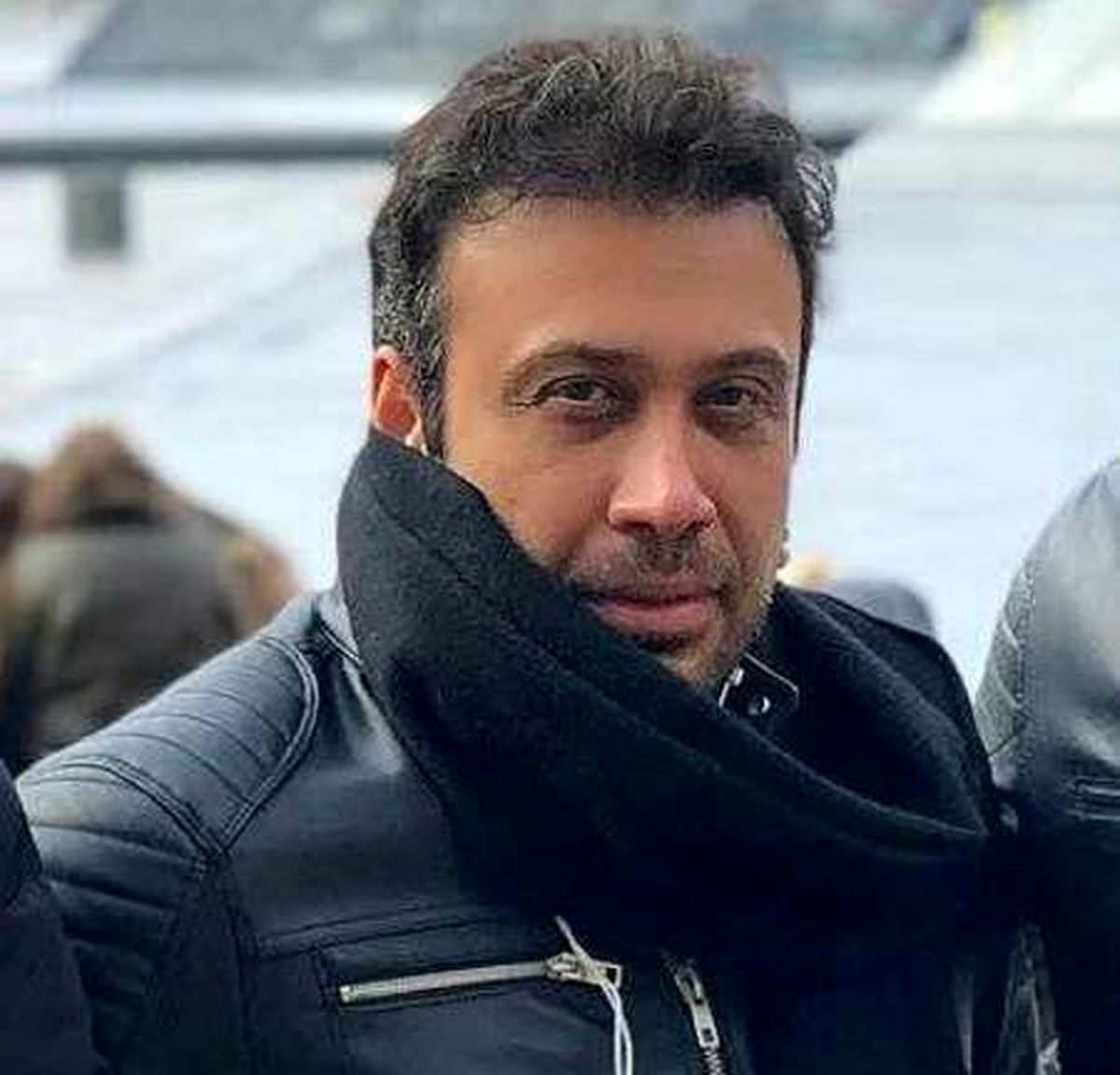 سلفی جذاب آقای خواننده در کنار همسر و پسر اخمالویش آقا زانکو !!