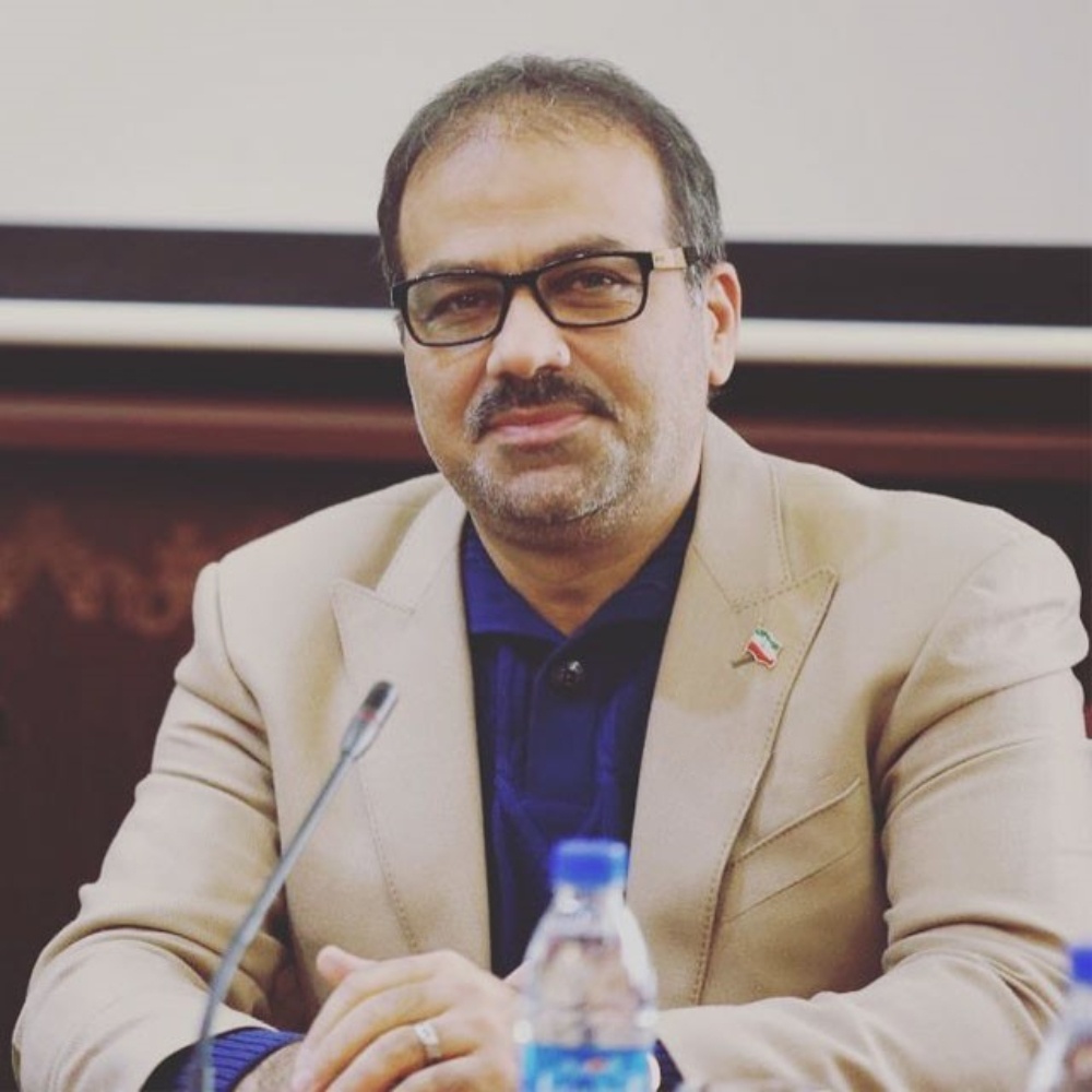 چهره جدید آقای مجری در کنار دخترش یاسمن !!