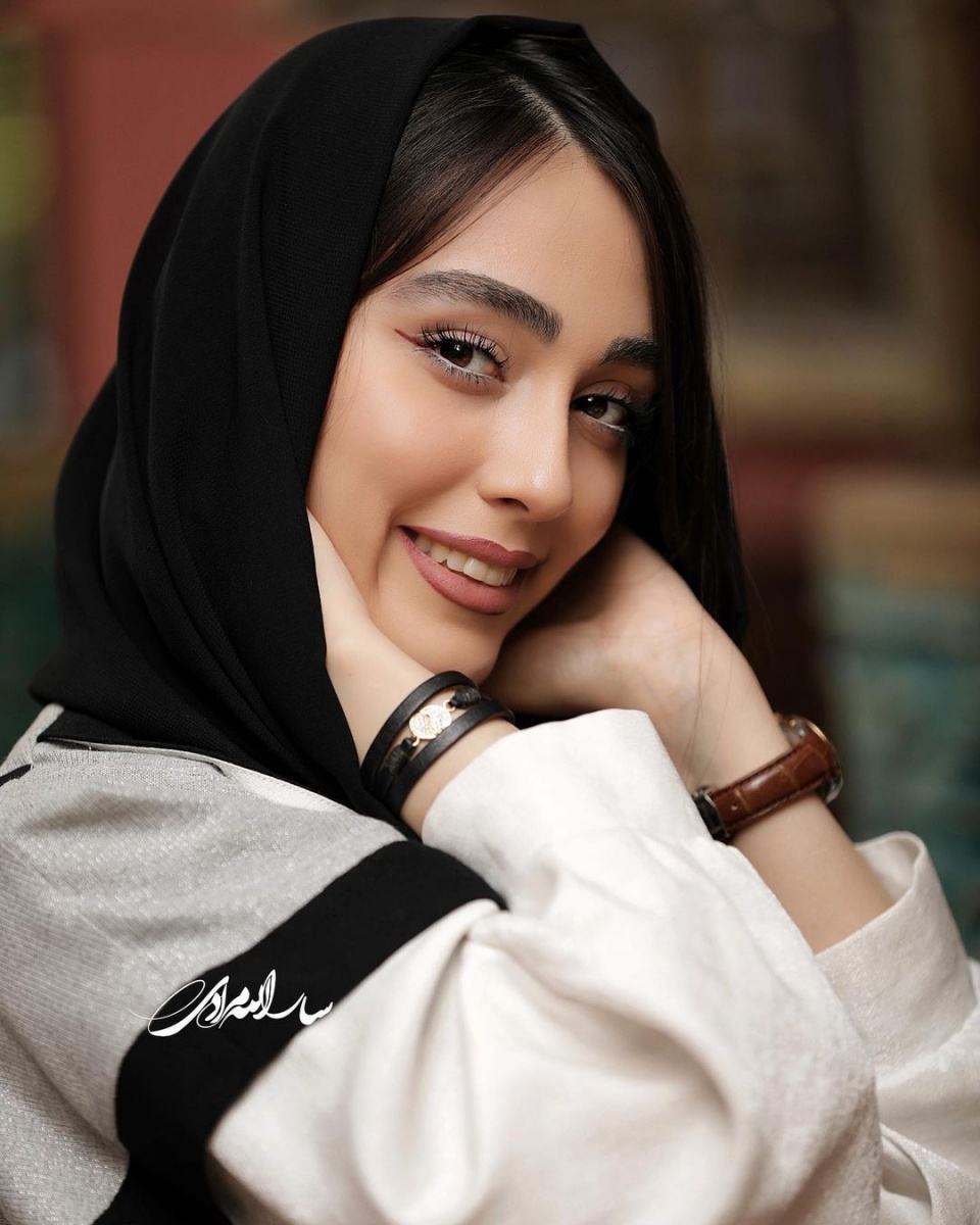 بیوگرافی مبینا طبایی بازیگر نوظهور (کیانا در سریال بیگناه) + تصاویر جذاب و دیدنی