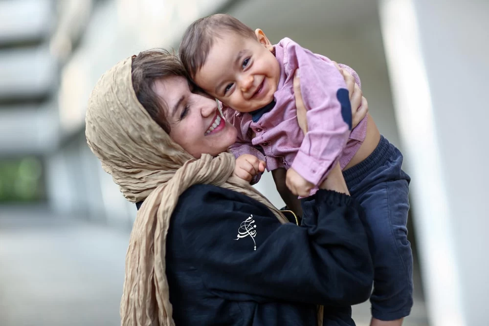 داستان زندگی گلوریا هاردی، از موسیقی در فرانسه تا ازدواج با یک بازیگر مشهور ایرانی !!