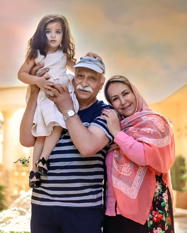 همه اعضای خانواده آقای بازیگر در یک قاب جذاب !!