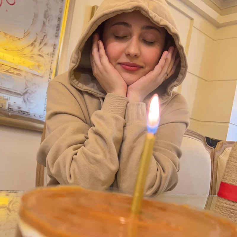 سارا منجزی پور و خواهرش