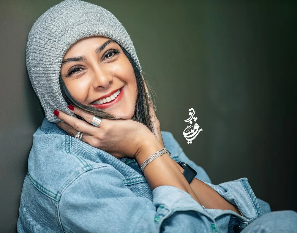 بیوگرافی آزاده صمدی