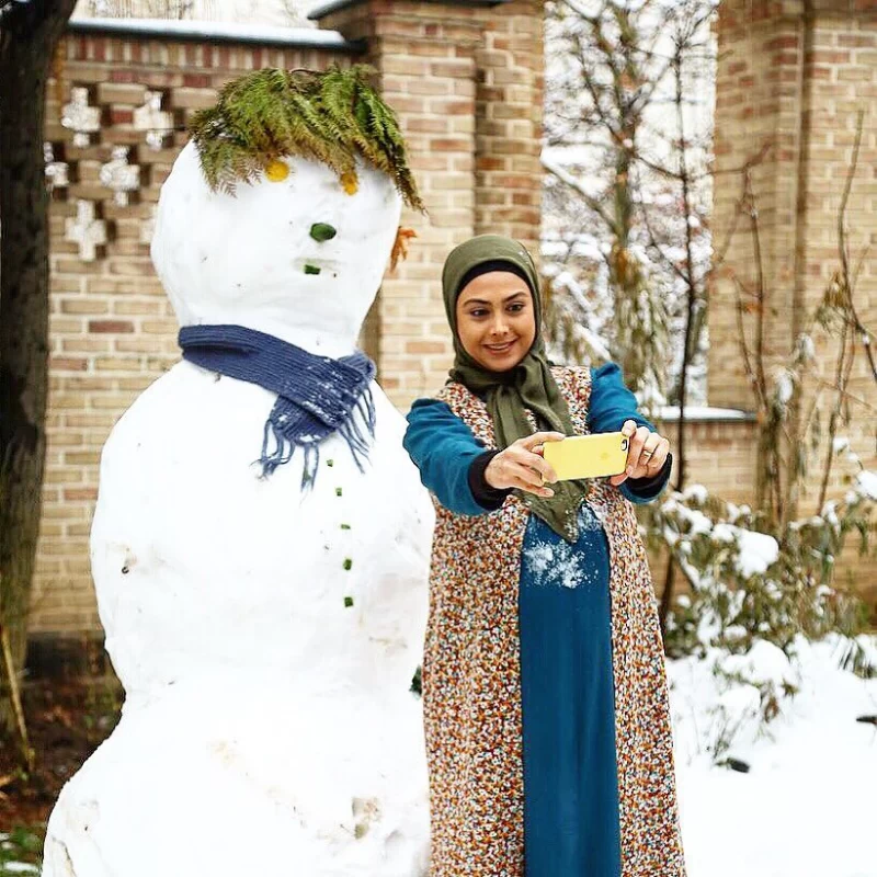 بیوگرافی آزاده صمدی