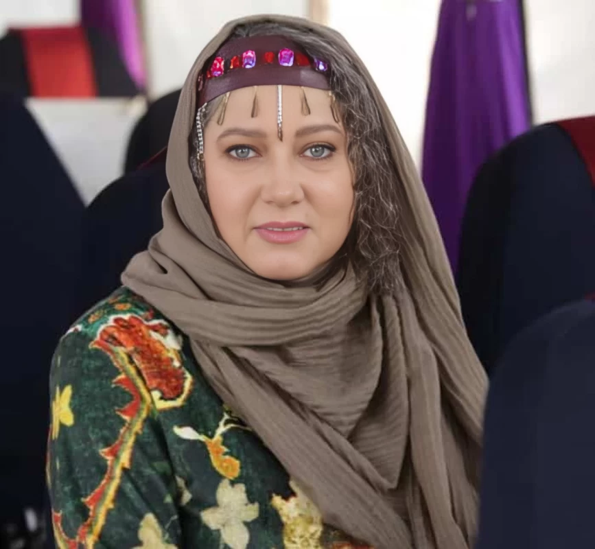 قابی شوکه کننده از احترام سادات گیلدخت 30 سال پیش !!