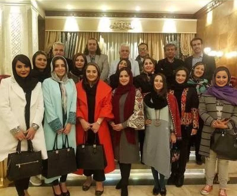دورهمی خیلی شلوغ بازیگران در رستوران لاله اسکندری از نرگس محمدی تا الناز حبیبی