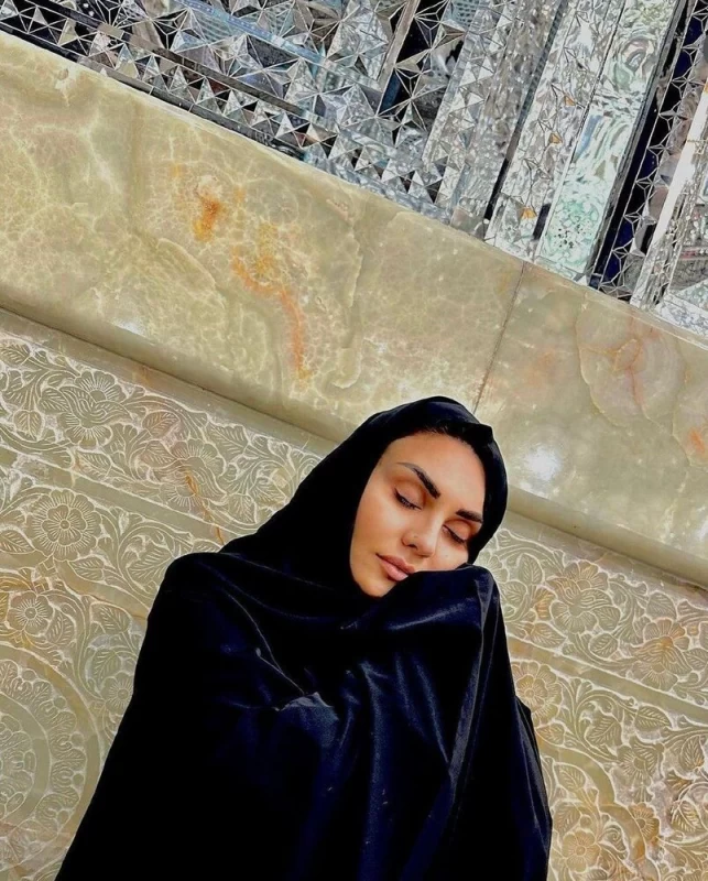 شبنم تووزلو