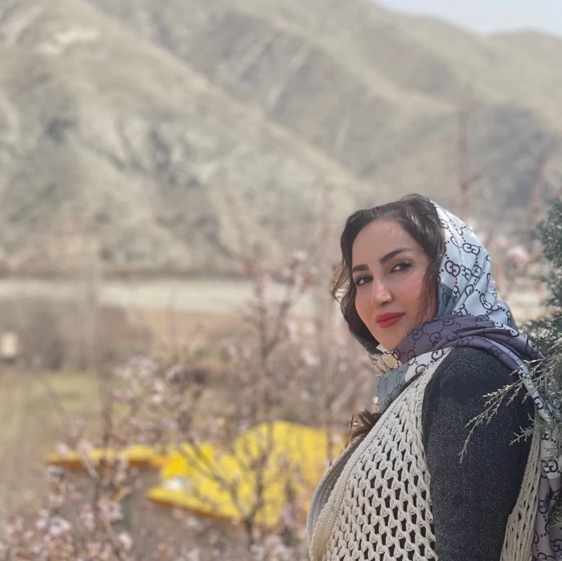 بیوگرافی نارین ایوبی