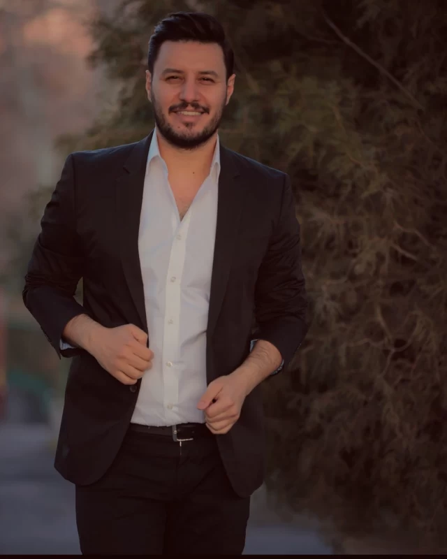 بیوگرافی جواد عزتی
