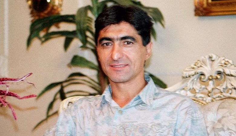 زندگینامه ناصر محمدخانی جنجالی ترین چهره ورزشی+ ماجرای قتل همسر