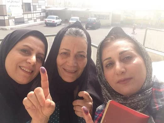 سودابه حسنی دخت مجری