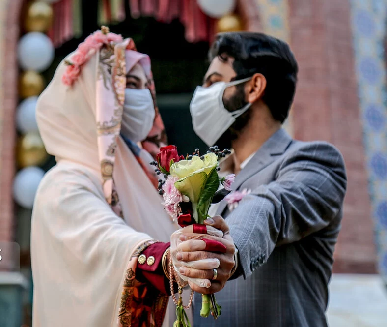 چند می‌گیری با نامزدم دوست بشی ؟