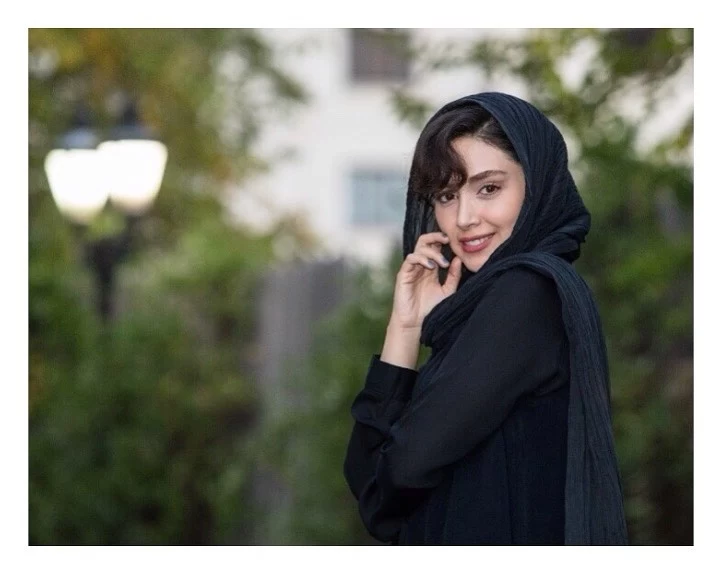 دیبا زاهدی کیست 