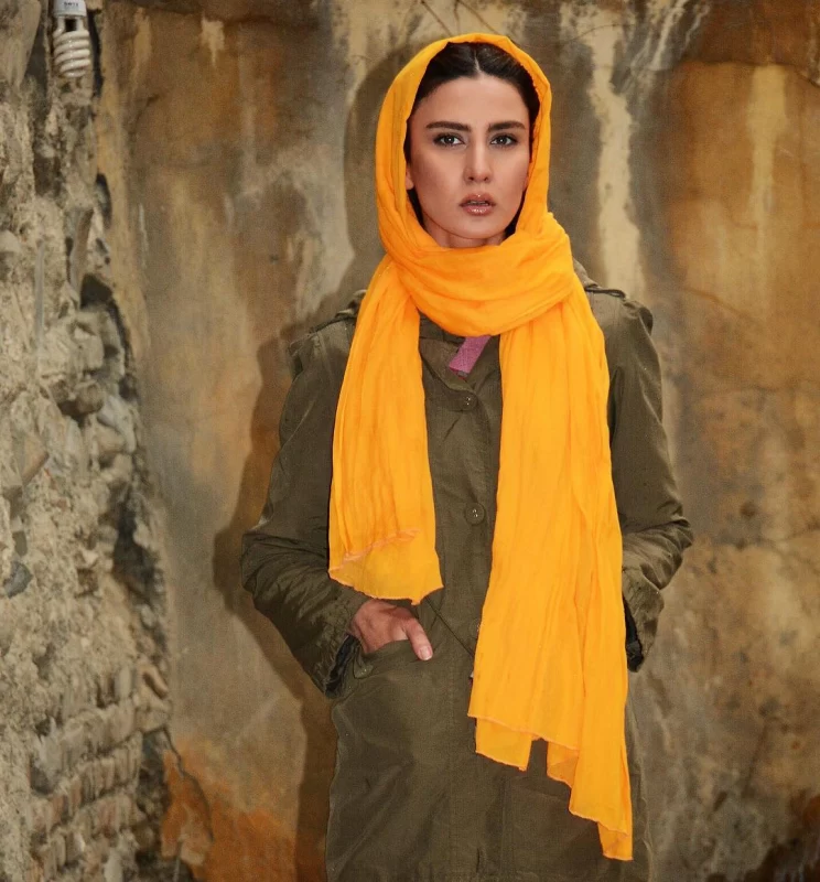 زندگینامه الهه خادمی، غزال مستوران+ عکس های شخصی
