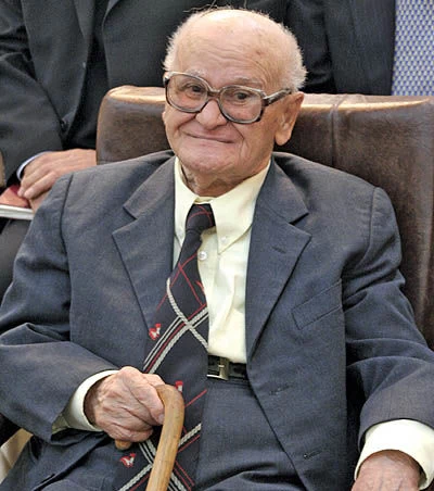 منوچهر فرهنگ