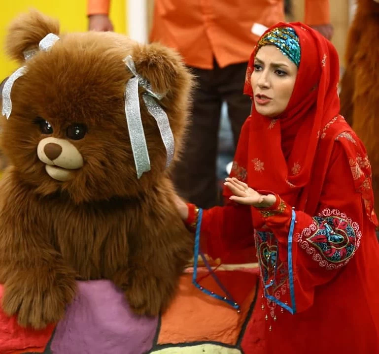 زندگینامه ملیکا زارعی(خاله شادونه) از کودکی تا شهرت+حواشی