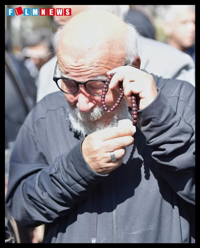 تصاویری پر از غم و بهت زدگی در مراسم رضا داوودنژاد !!