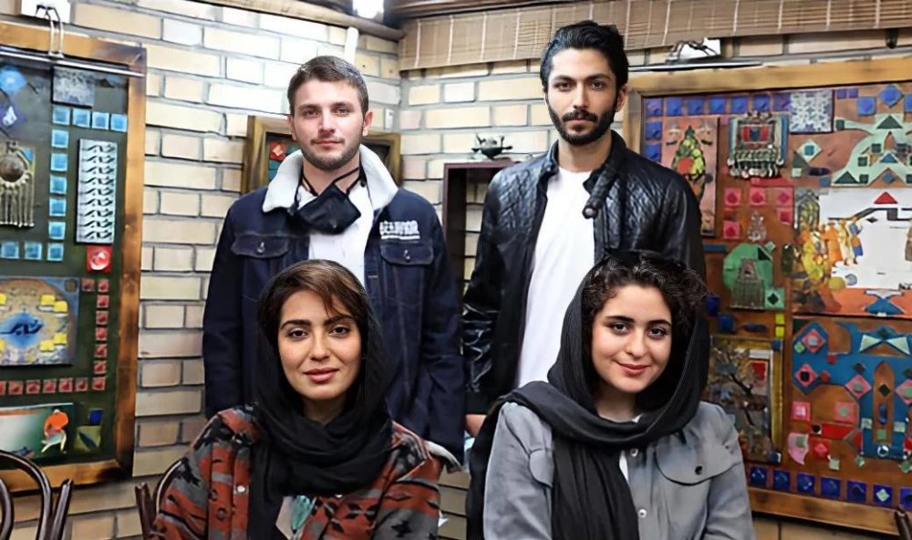 دورهمی بازیگران سریال «از سرنوشت» در یک کافه شیک