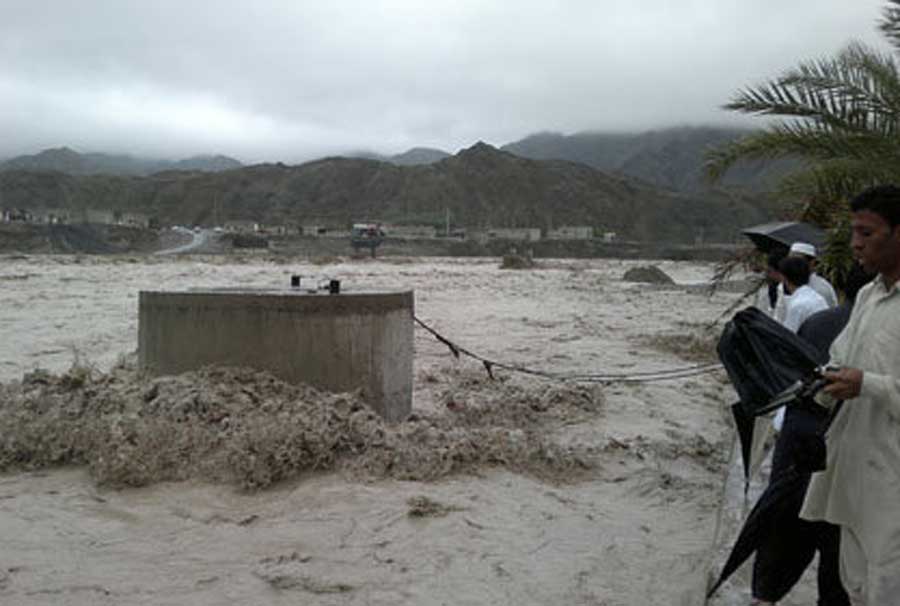 ۲۰۰ روستای نیکشهر در محاصره سیلاب