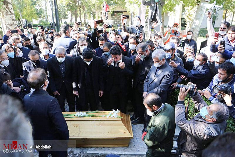 تصاویر خاکسپاری شجریان در مشهد