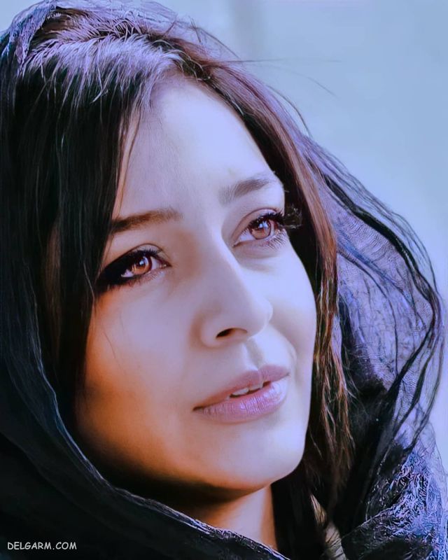 ساره بیات