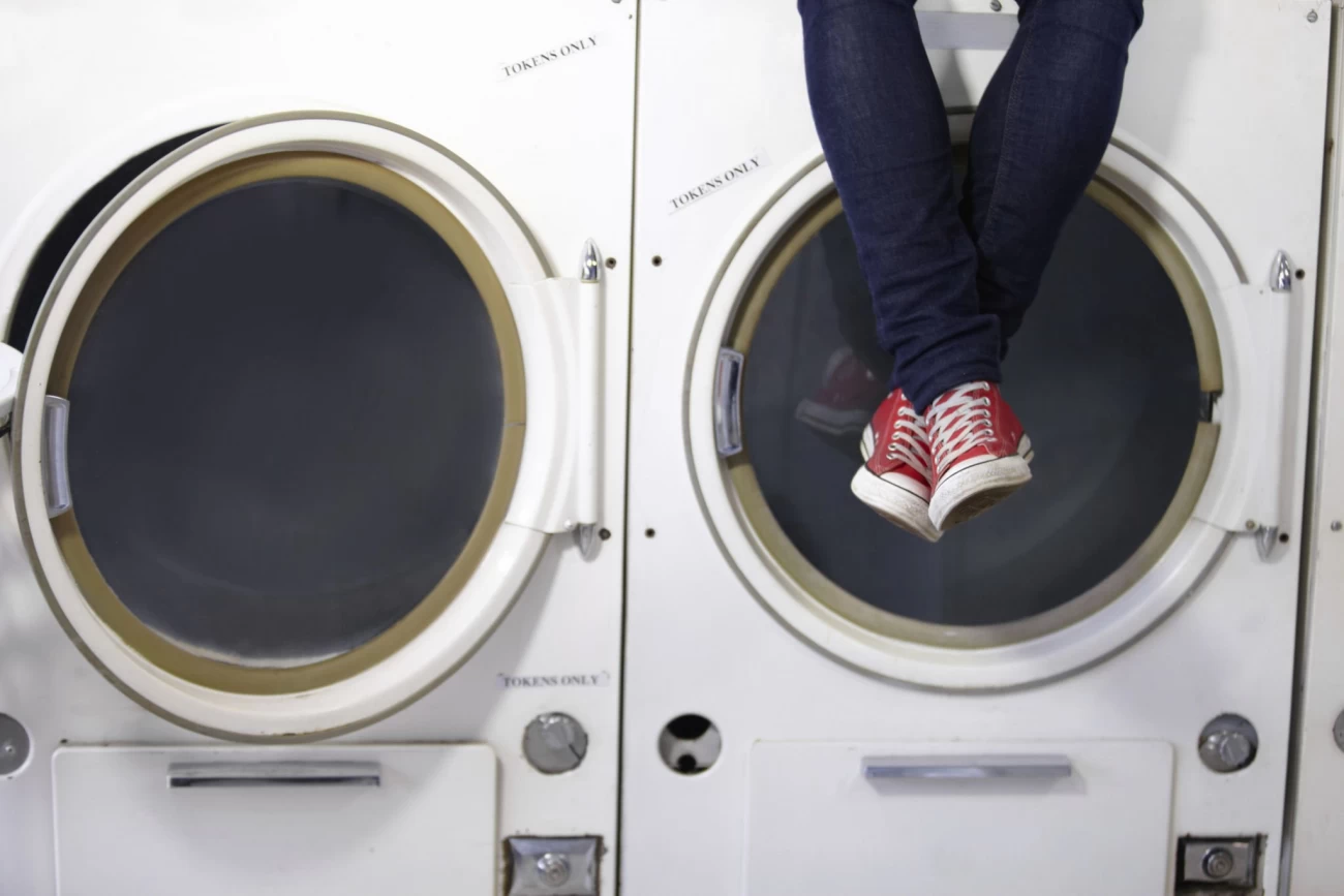 مراحل شستشوی کفش در ماشین لباسشویی