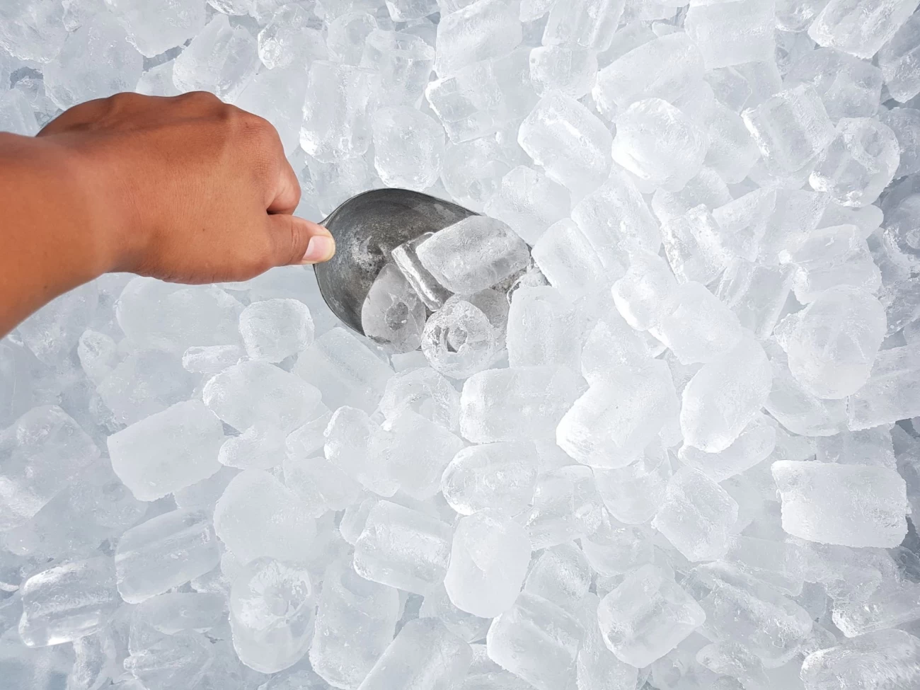 استفاده از یخ برای تمیز کاری