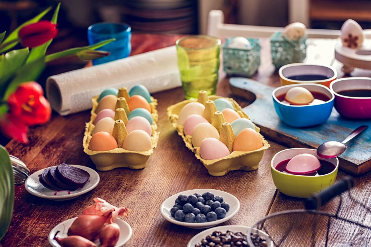 آموزش رنگ کردن تخم مرغ رنگی عید