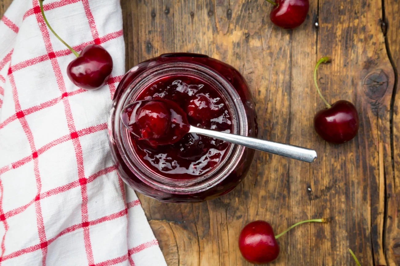 مربای آلبالو رژیمی با طعم عالی