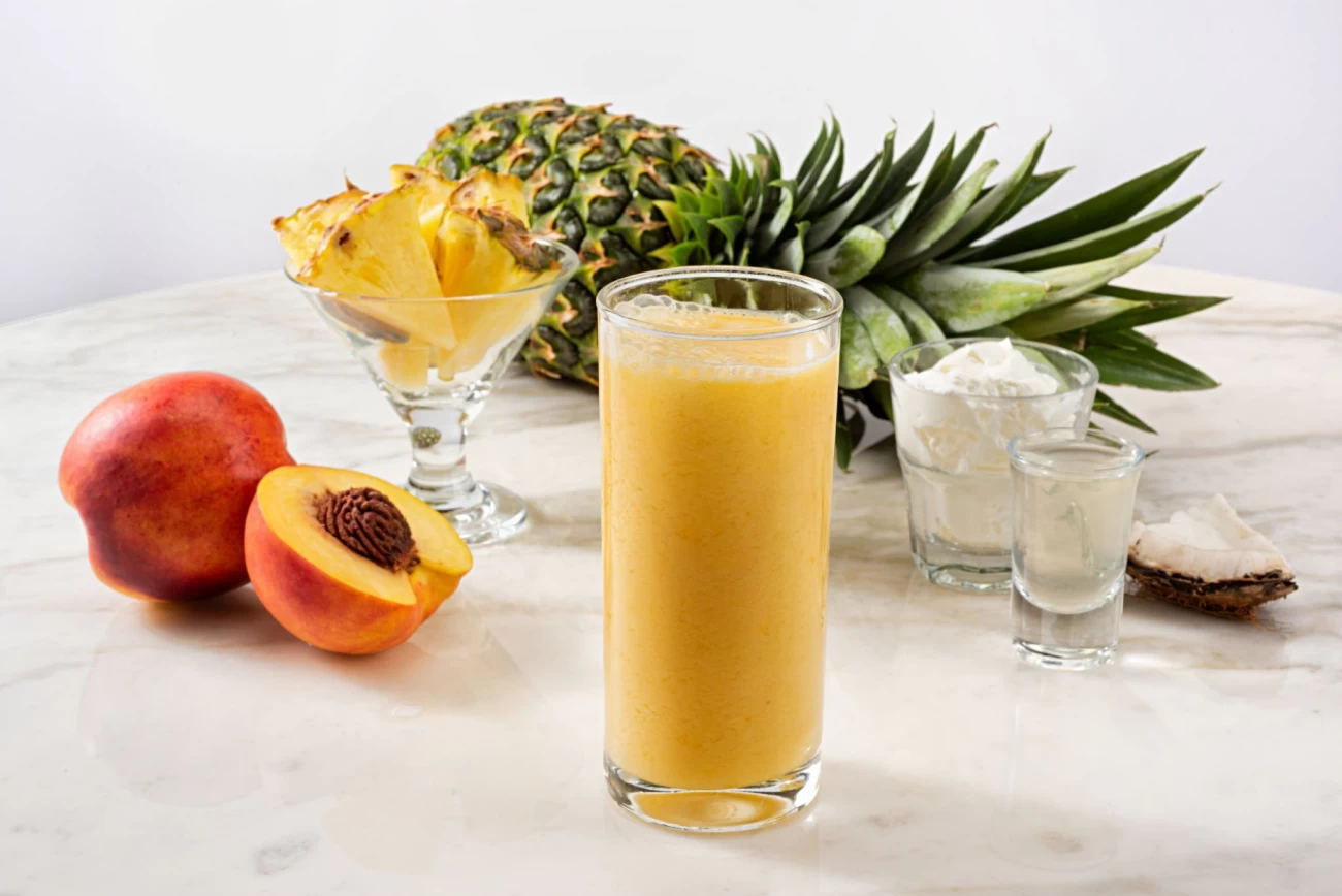 روش تهیه اسموتی هلو نوشیدنی خنک تابستانی